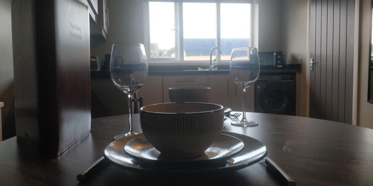 Free Derry Apartments Екстериор снимка